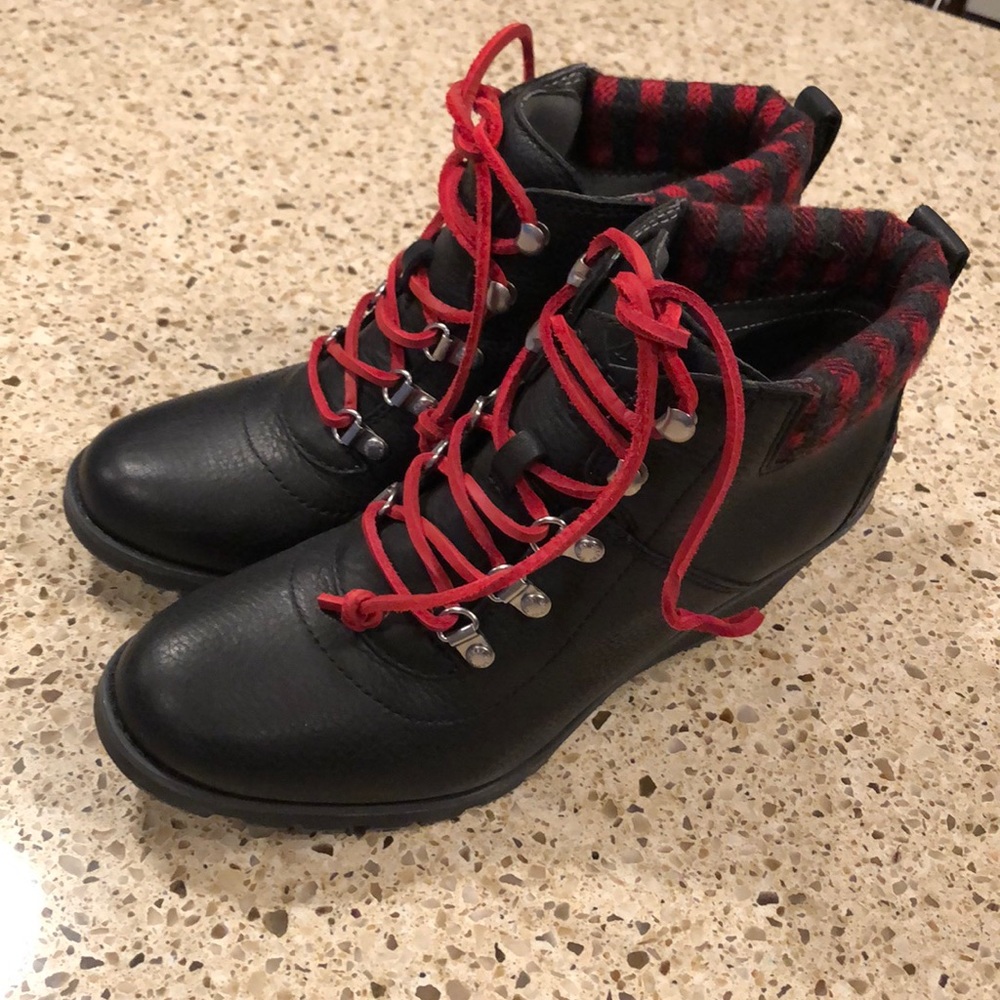 Womens Sperry black wedge Celeste boot